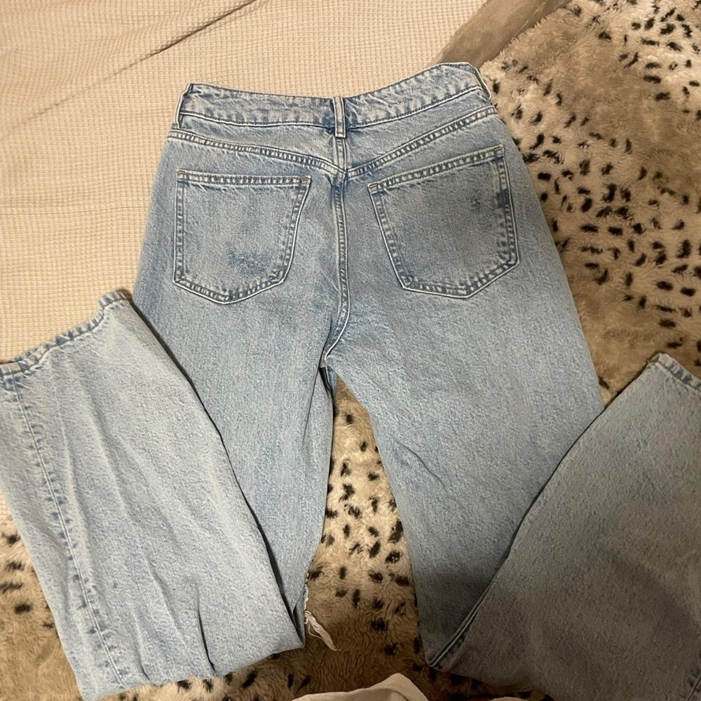 forever 21 blue ripped jeans - Picture 4 of 4